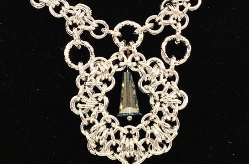 Parure con ciondolo in alluminio