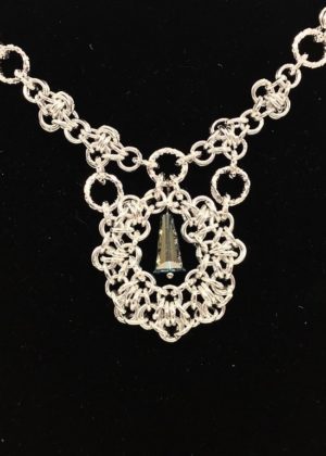 Parure con ciondolo in alluminio