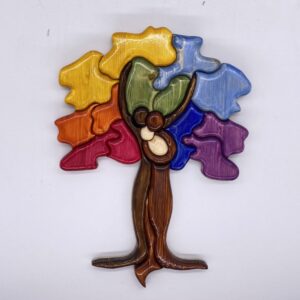 albero della vita in legno con famiglia e colori del Chakra creazione artigianale