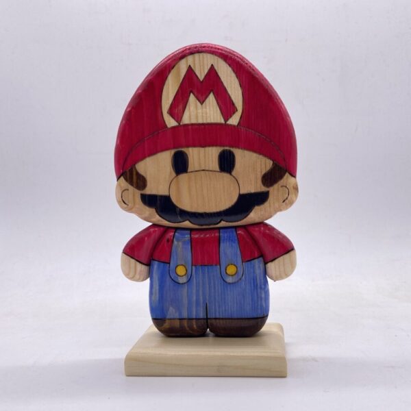 Super Mario in legno: creazione artigianale