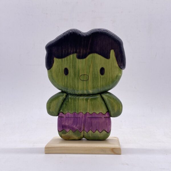 Personaggio Marvel - Hulk in legno creazione artigianale