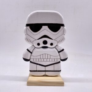 Stormtrooper in legno, personaggio di star wars creazione artigianale