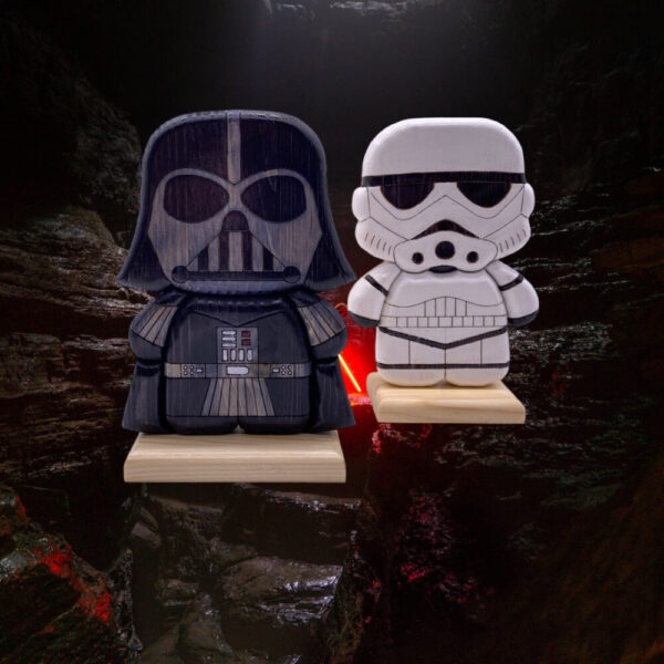 Stormtrooper e darth vader in legno, personaggi di star wars creazione artigianale