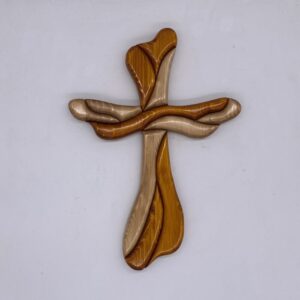 croce in legno creazione artigianale