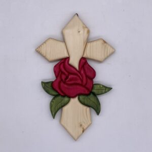 Croce con rosa in legno creazione artigianale