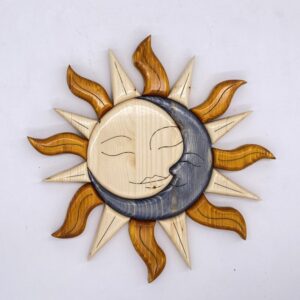sole e luna in legno creazione artigianale