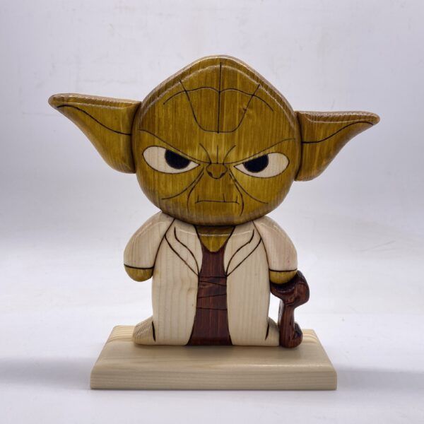 Maestro Yoda in legno creazione artigianale