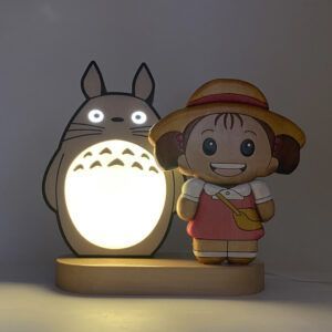 Chi ha bisogno di una torcia quando hai Totoro e Mei a farti luce?